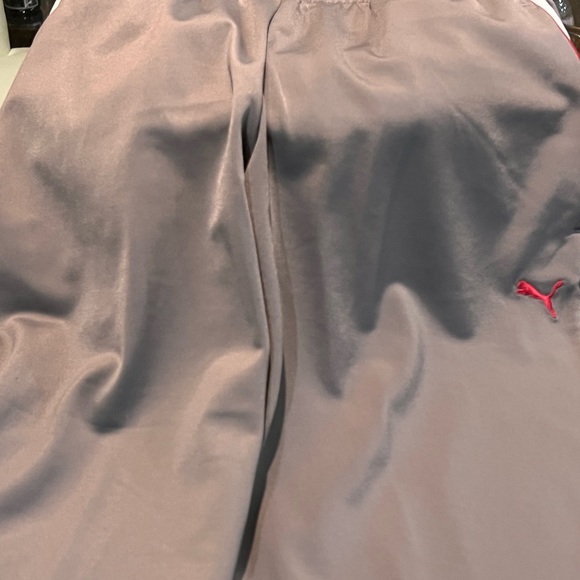 Woman’s gray Puma jog suit - top/Large, pants/medium - Picture 3 of 3